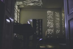królikarnia - nocowanie przy fortepianie
